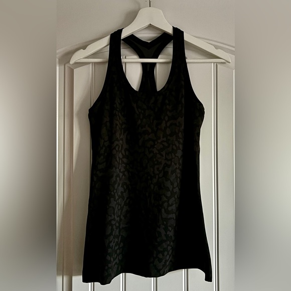 LuluLemon Cool Racerback II *Nulu. Formation Camo Deep Coal Multi. Size 6. - Picture 3 of 6